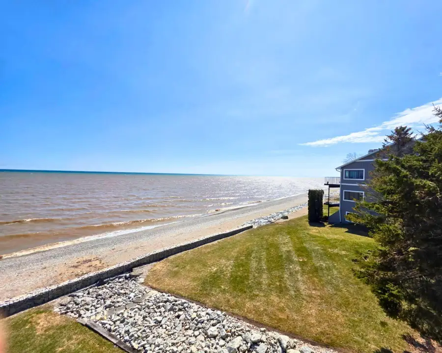 150 Summit Beach Dr, Algoma, WI 54201 - #3
