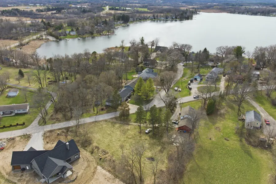 N8973 E Miramar Dr, East Troy, WI 53120 - #2