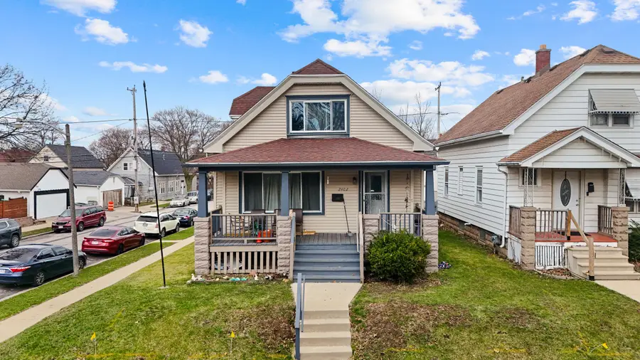 2402 S 20th St, Milwaukee, WI 53215 - #2