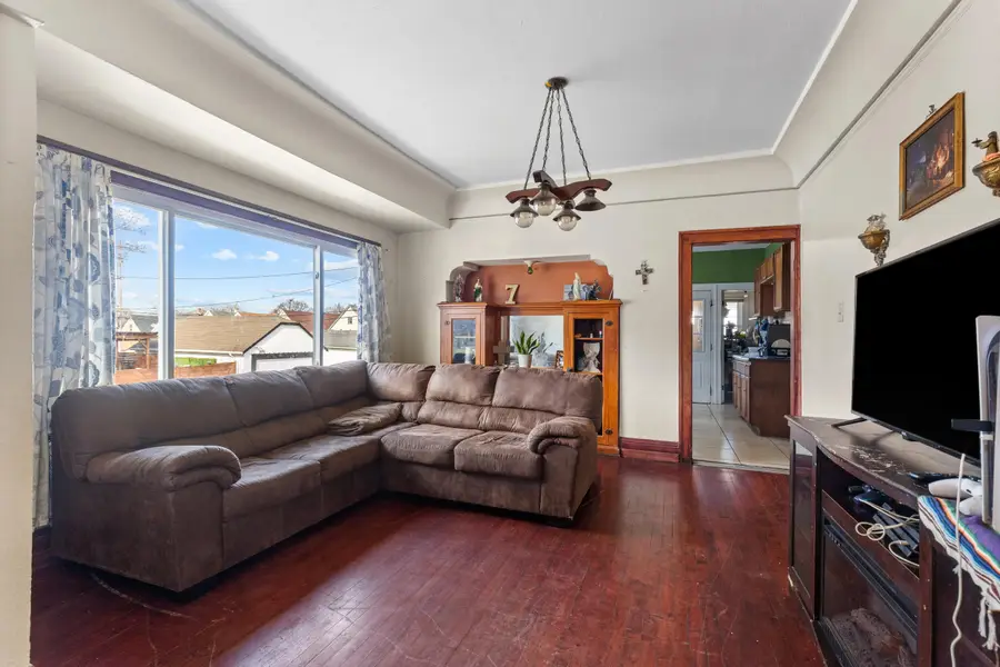 2402 S 20th St, Milwaukee, WI 53215 - #3