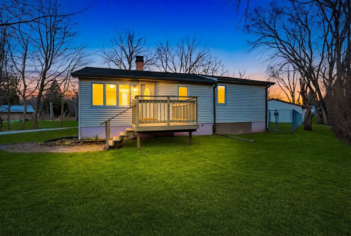 11108 82nd St, Pleasant Prairie, WI 53158 - #1