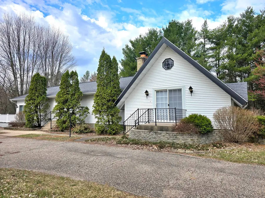 W6407 20th St, Necedah, WI 54646 - #2