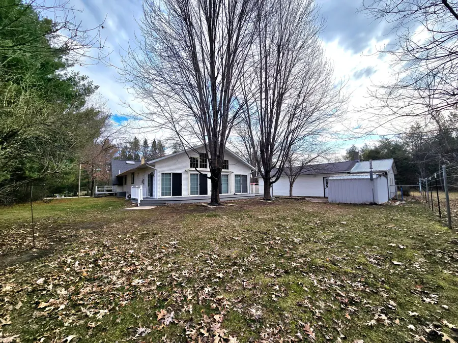 W6407 20th St, Necedah, WI 54646 - #3