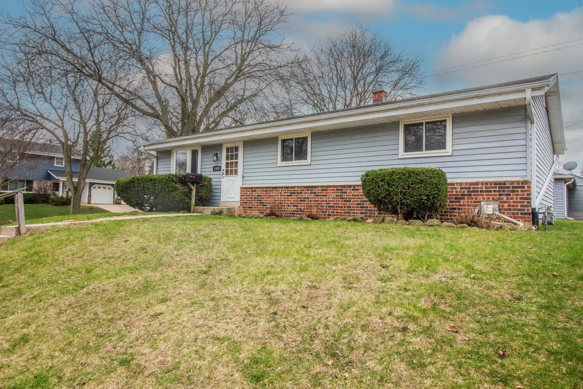 1489 Birch Dr, Waukesha, WI 53188 - #1
