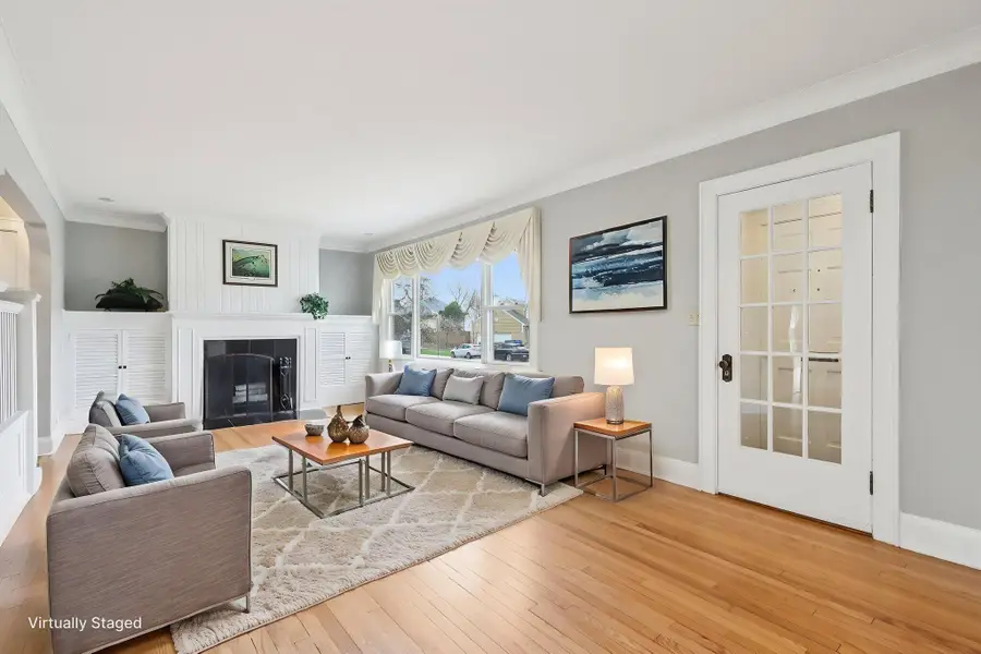 4925 N Bartlett Ave, Whitefish Bay, WI 53217 - #3