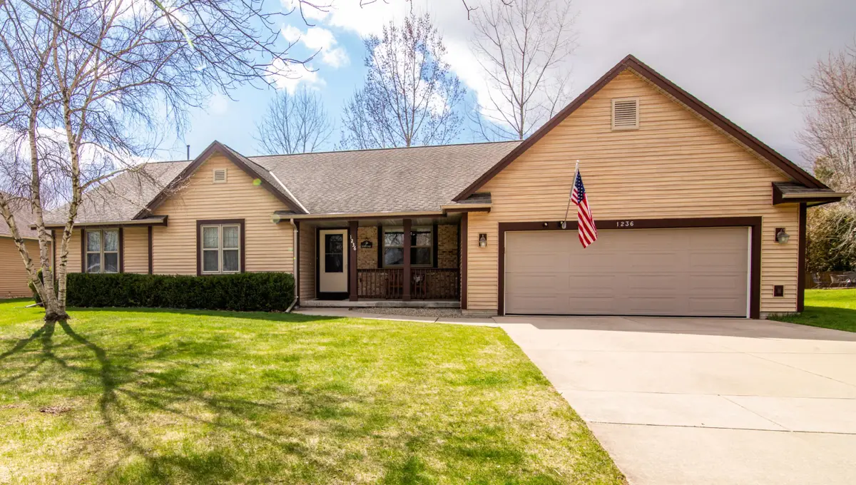 1236 N Water St, Watertown, WI 53098 - #1