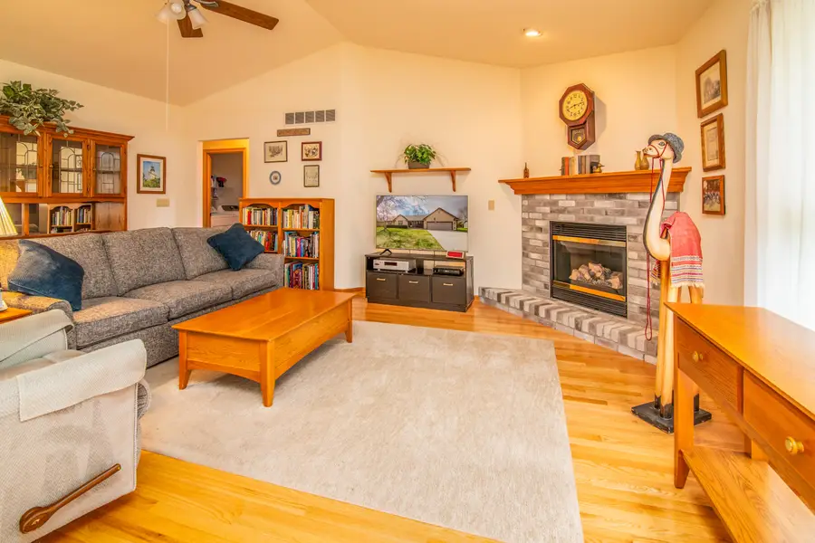 1236 N Water St, Watertown, WI 53098 - #2