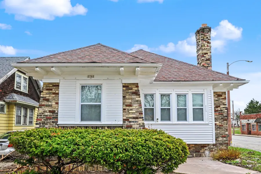 2702 N 38th St, Milwaukee, WI 53210 - #2