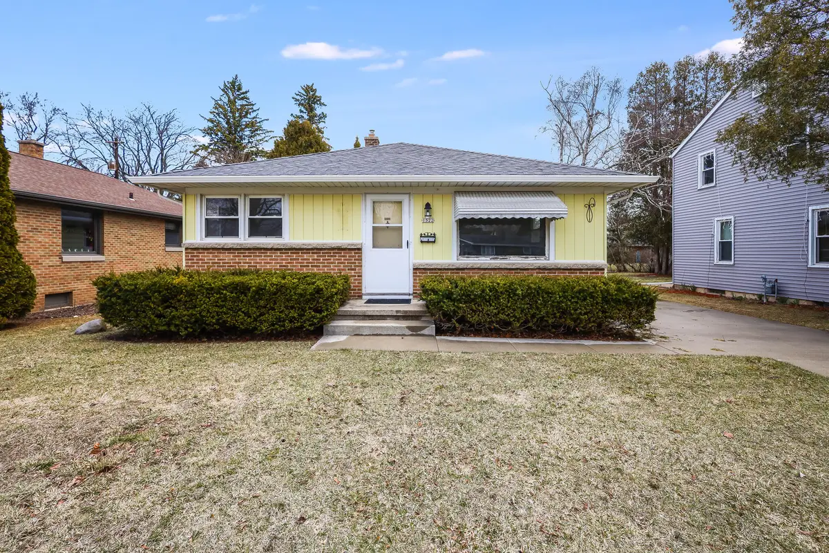 1522 Menasha Ave, Manitowoc, WI 54220 - #1