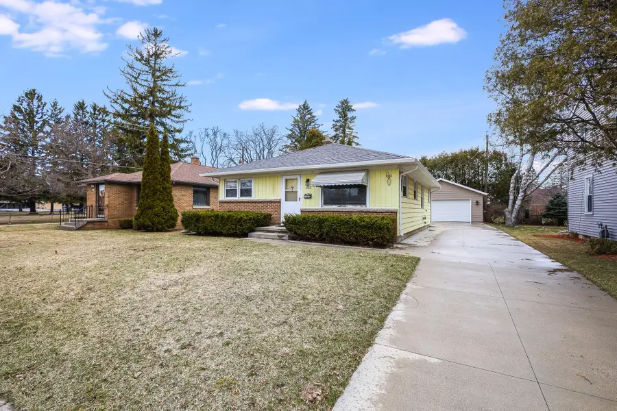 1522 Menasha Ave, Manitowoc, WI 54220 - #2