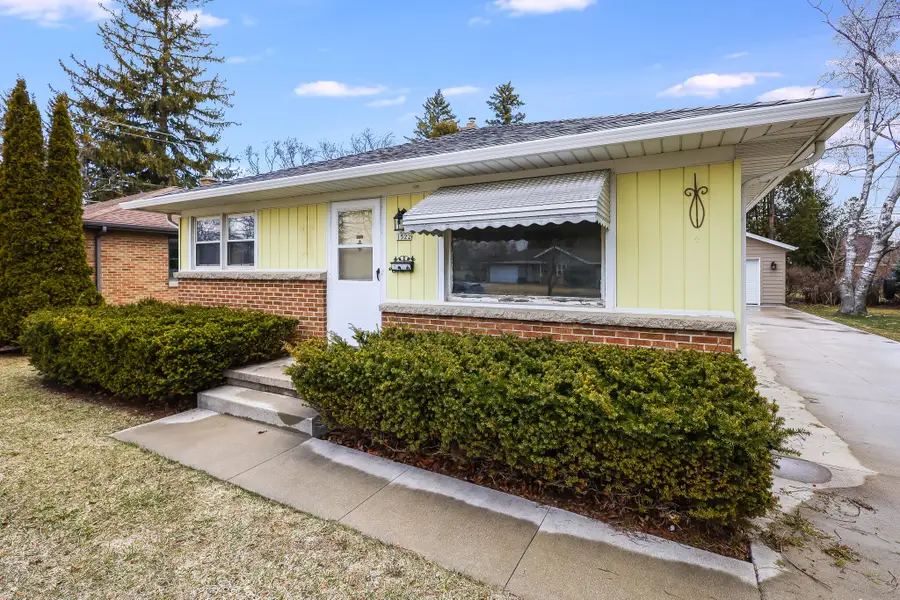 1522 Menasha Ave, Manitowoc, WI 54220 - #3