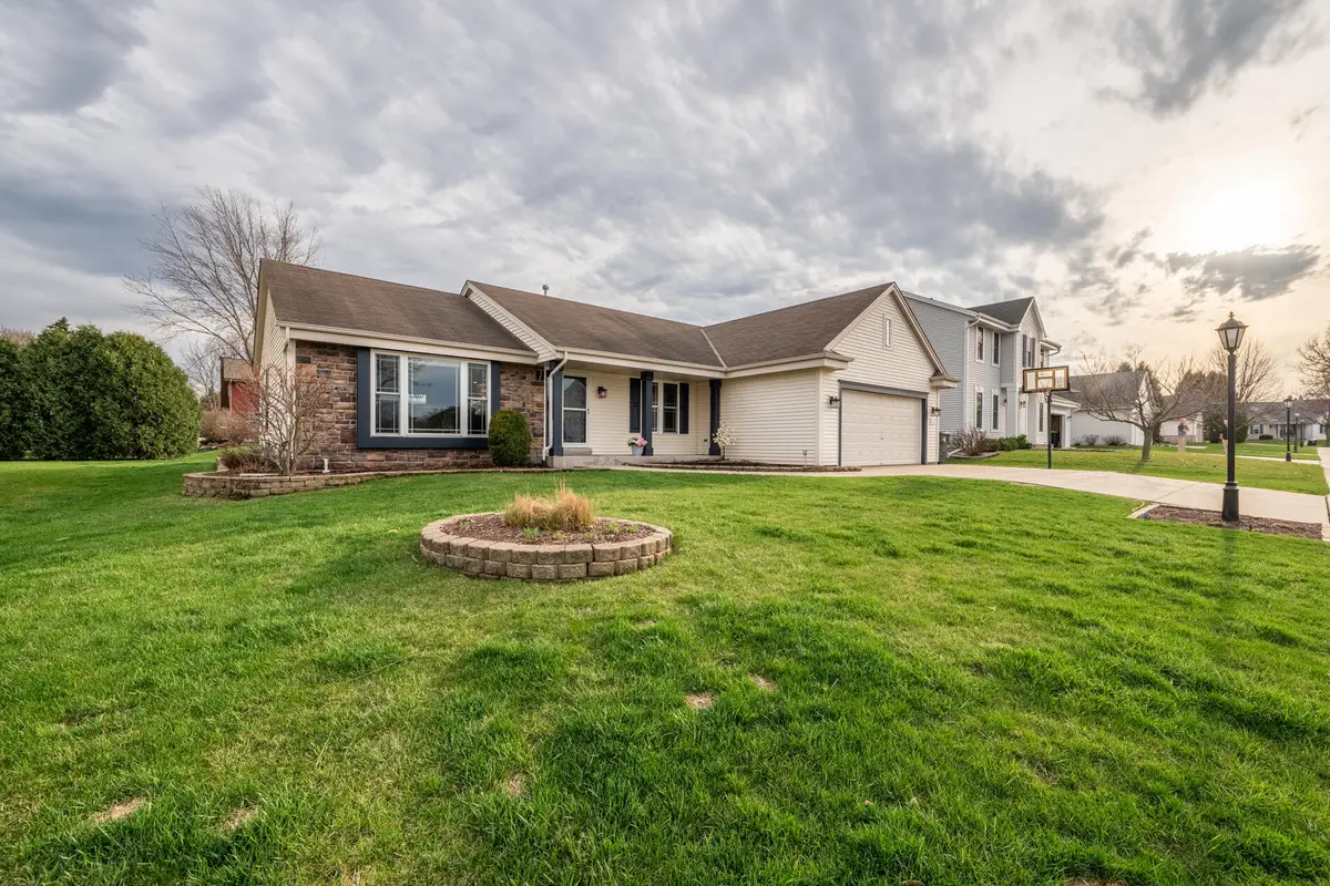 N172W20205 Woodland Trl, Jackson, WI 53037 - #1