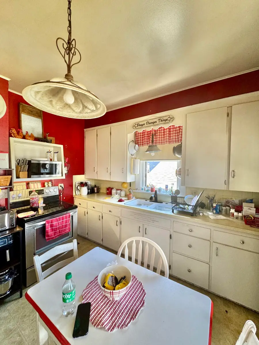 327 W Florence St, Cambria, WI 53923 - #3