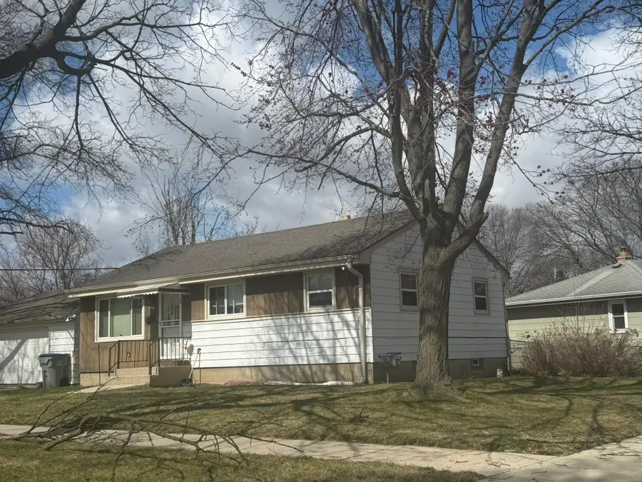 8200 W Glen Ave, Milwaukee, WI 53218 - #2