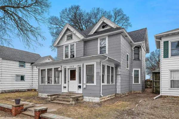 1313 Avon St, La Crosse, WI 54603