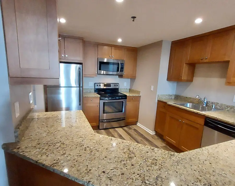 270 E Highland Ave, Milwaukee, WI 53202 - #3