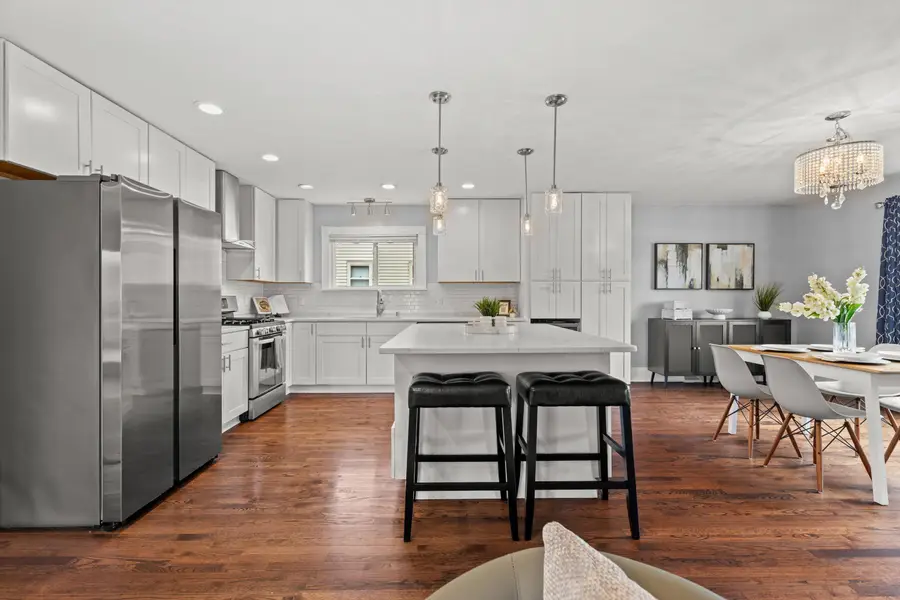 9241 N Port Washington Rd, Bayside, WI 53217 - #2