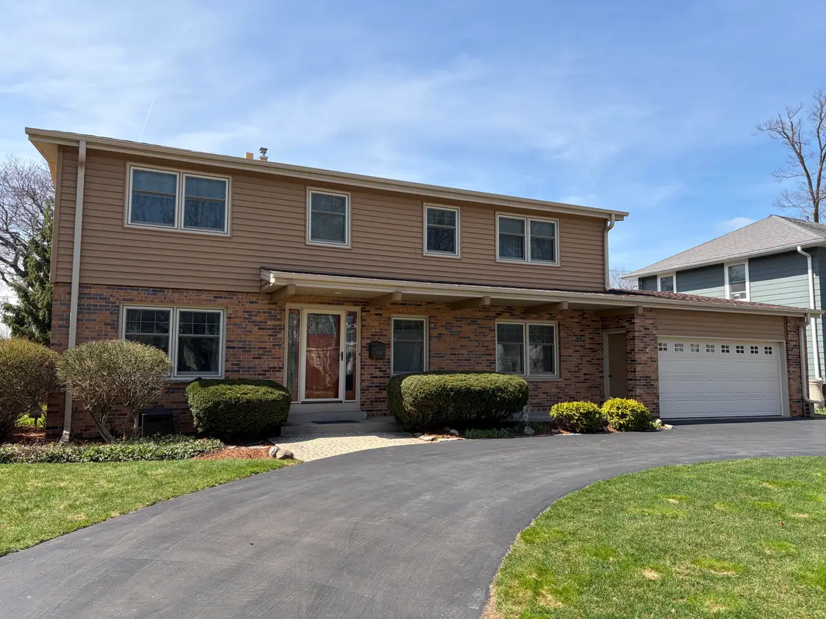 5129 N Woodburn St, Whitefish Bay, WI 53217 - #1