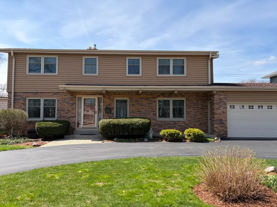 5129 N Woodburn St, Whitefish Bay, WI 53217 - #3