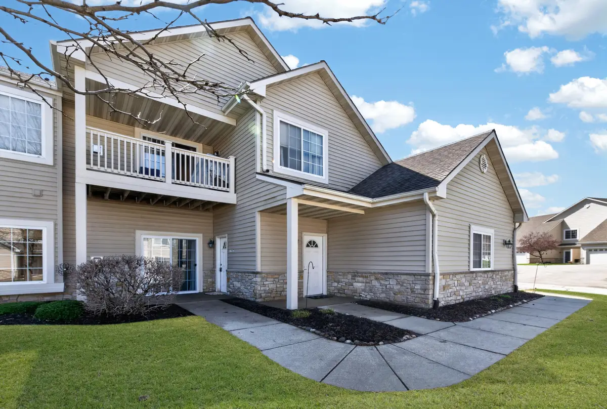 21790 N Weather Edge Cir, Lannon, WI 53046 - #1