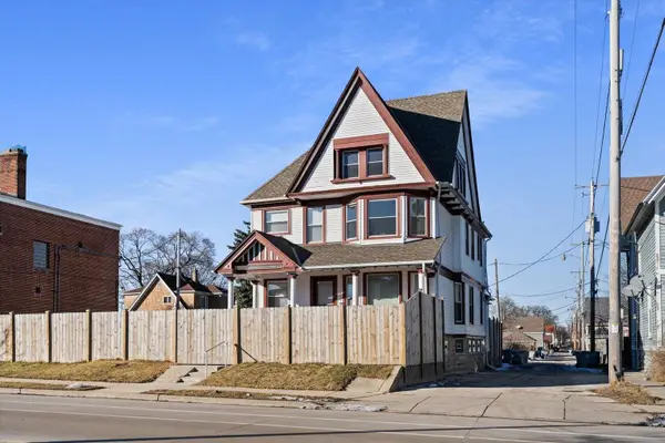 124 W North Ave, Milwaukee, WI 53212