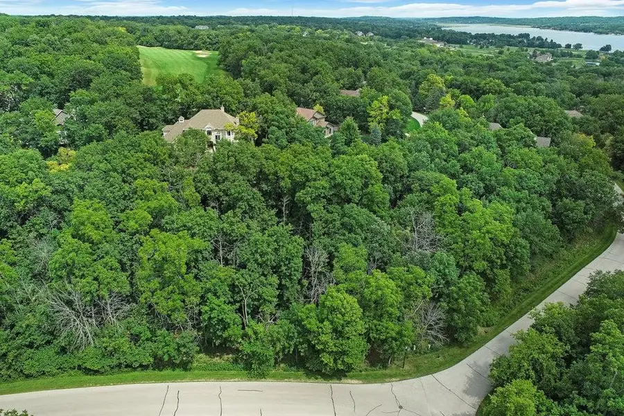 660 Legend Dr, Geneva, WI 53147 - #3