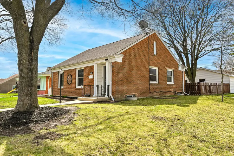 3601 S 32nd St, Greenfield, WI 53221 - #2