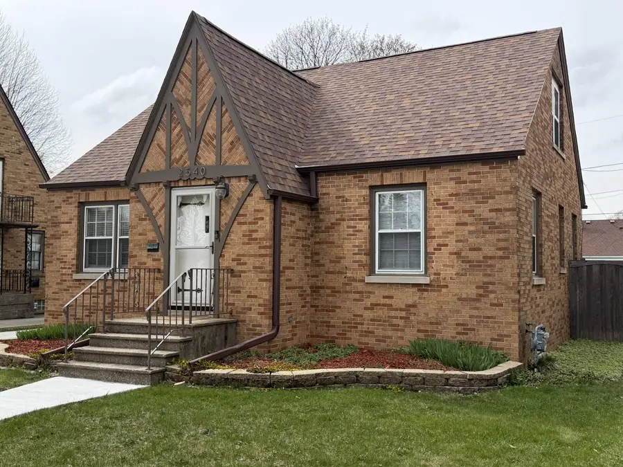 2540 Lincoln Rd, Kenosha, WI 53143 - #3