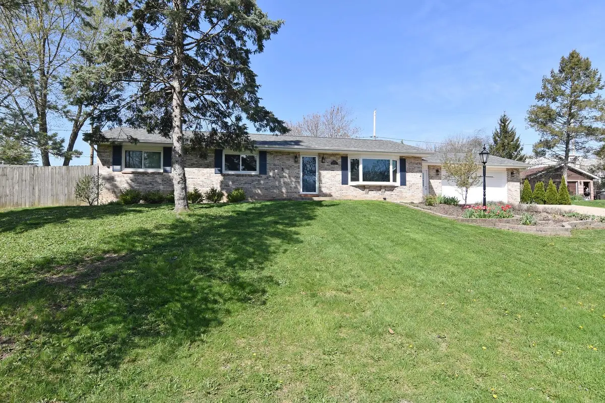 6120 242nd Ave, Paddock Lake, WI 53168 - #1