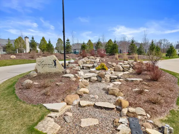 S36W27328 Legend At Merrill Hills Ct, Waukesha, WI 53189