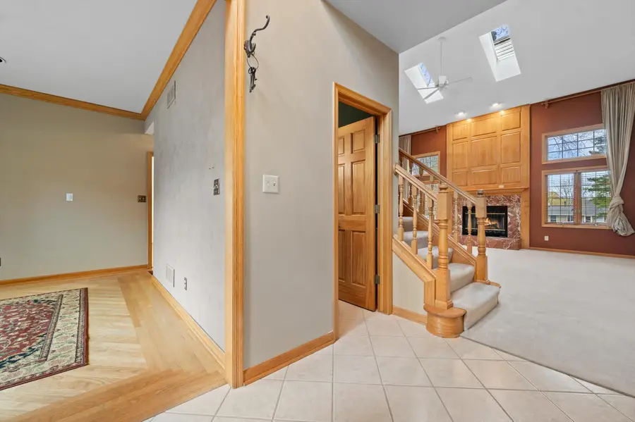 4009 Hickory Knoll Rd, Delafield, WI 53029 - #2