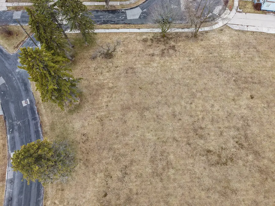 Lt4 Riverview Dr, Manitowoc, WI 54220 - #2