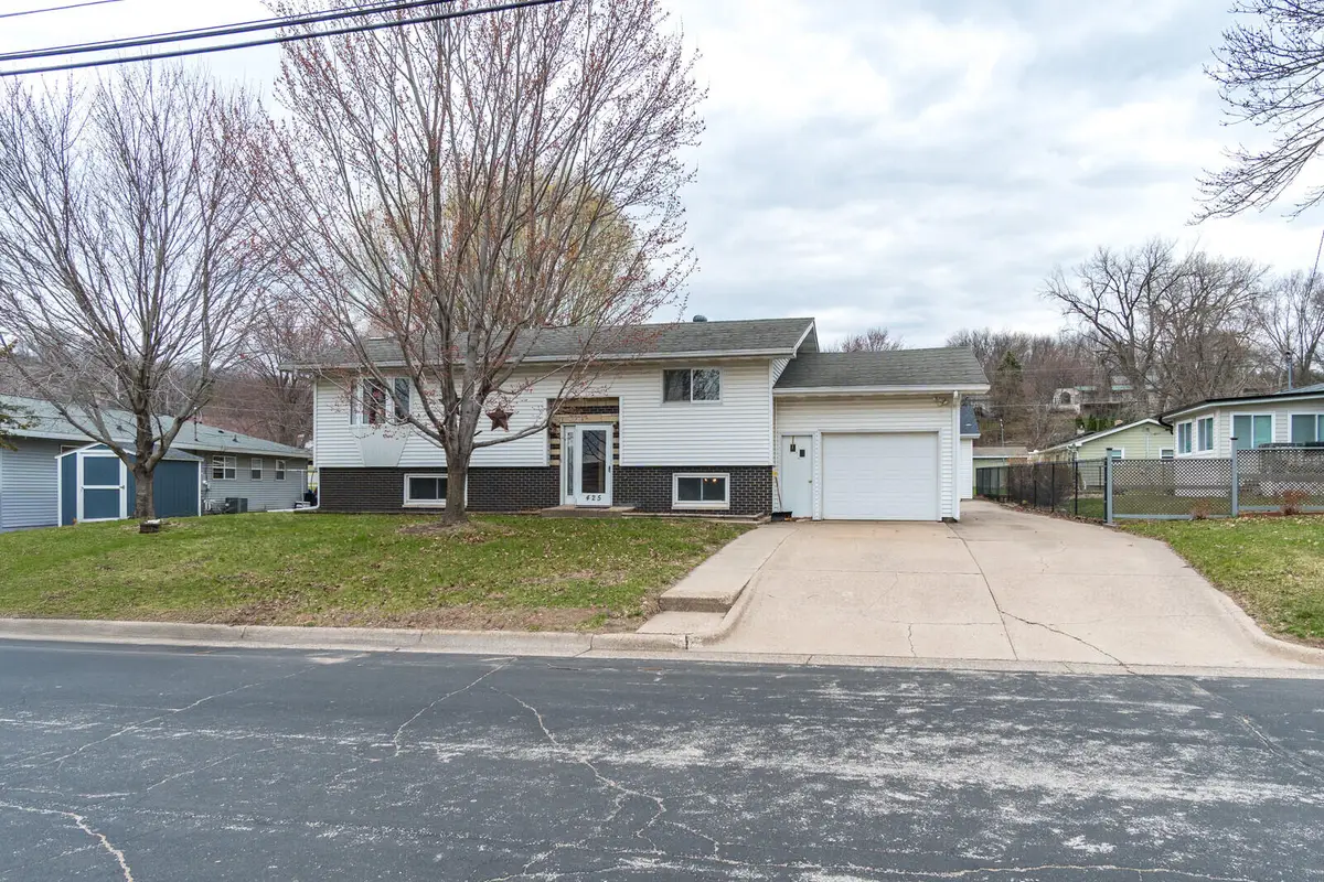 425 Church St, Holmen, WI 54636 - #1