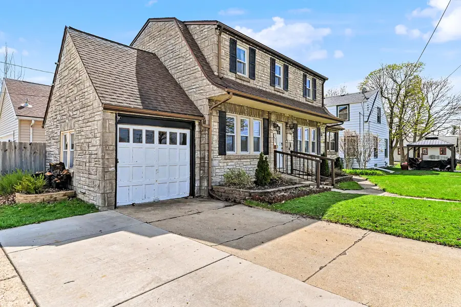 151 W Waterford Ave, Milwaukee, WI 53207 - #3