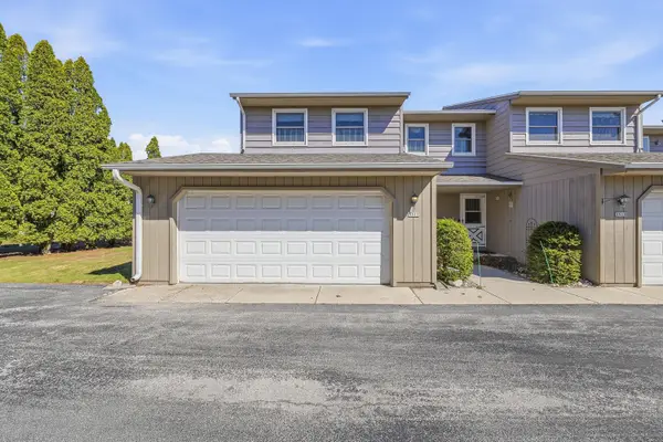 3517 Willow Cir, Sheboygan, WI 53083