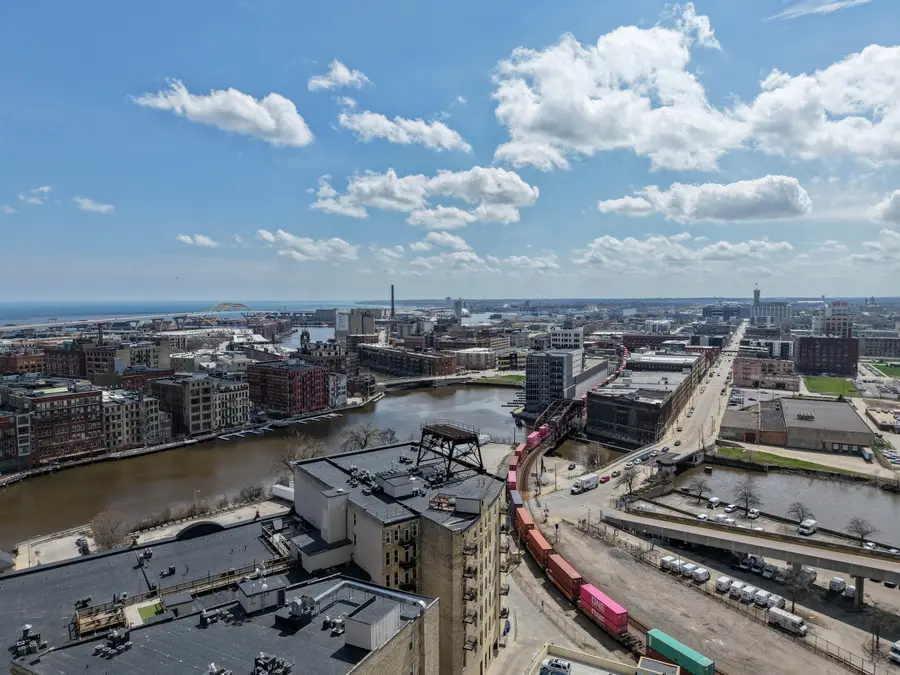 413 N 2nd St, Milwaukee, WI 53203 - #3