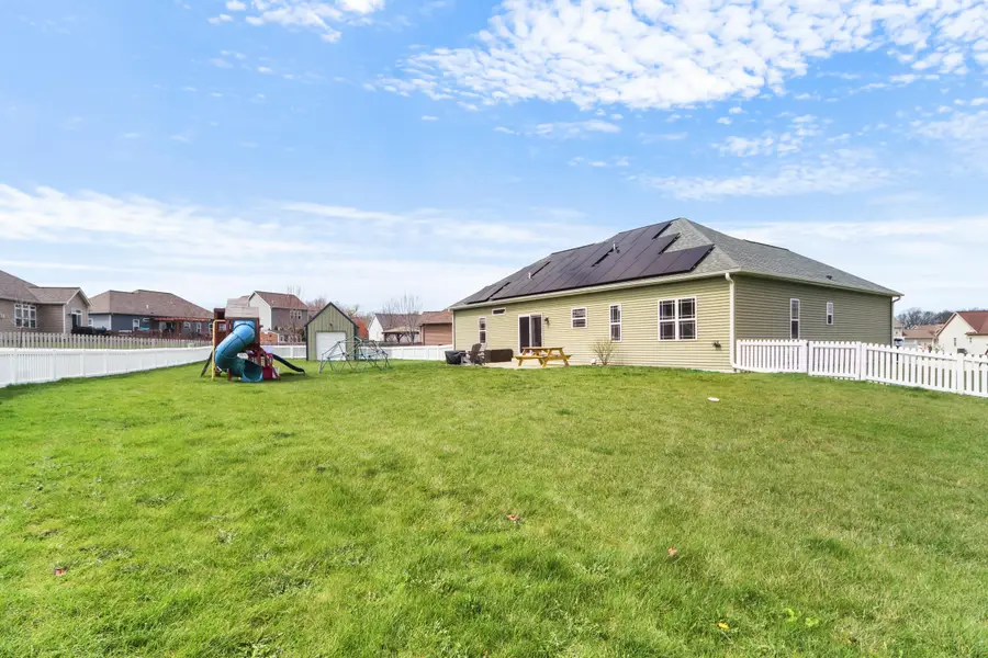 161 Sundew Ct, Elkhorn, WI 53121 - #2