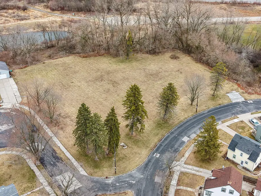 Lt2 Riverview Dr, Manitowoc, WI 54220 - #2