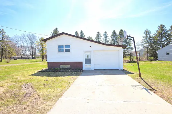 3015 Viebahn St, Manitowoc, WI 54220