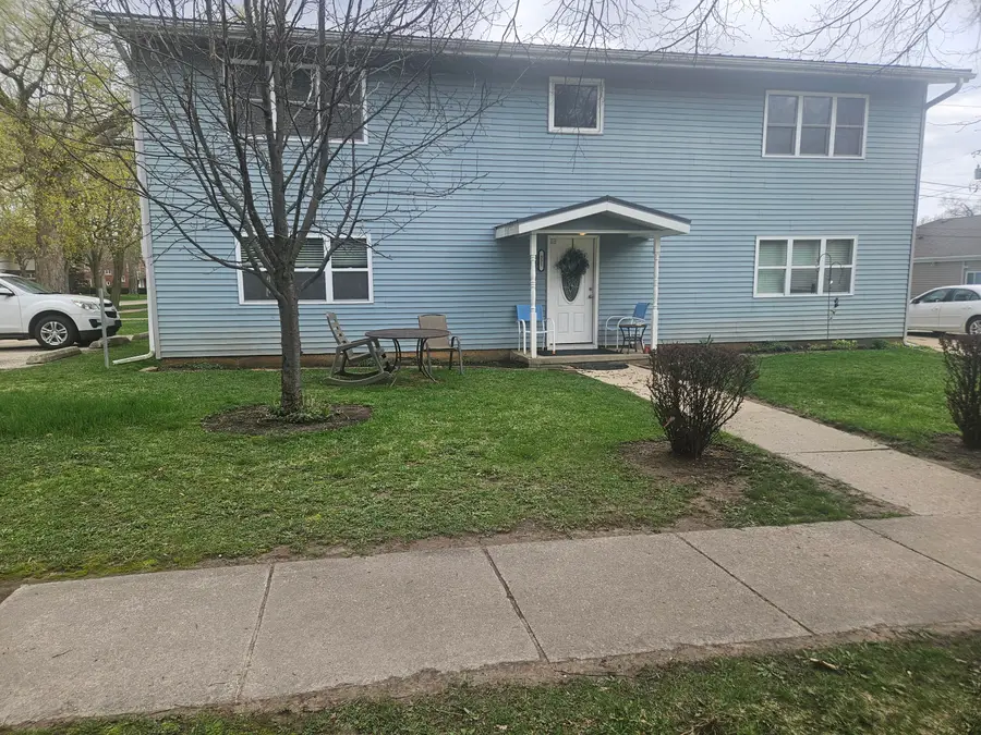 1128 Wisconsin St, Lake Geneva, WI 53147 - #2