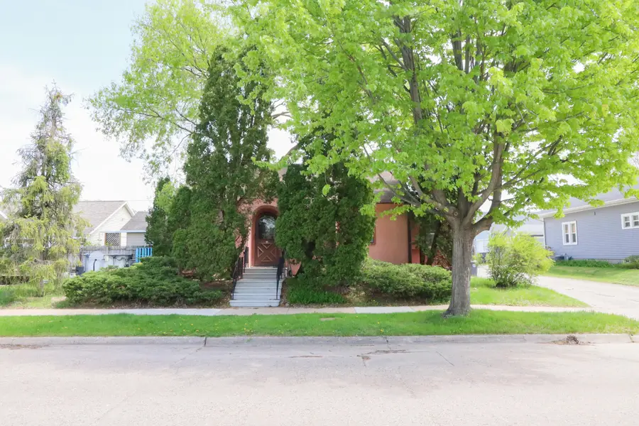 120 21st St N, La Crosse, WI 54601 - #2