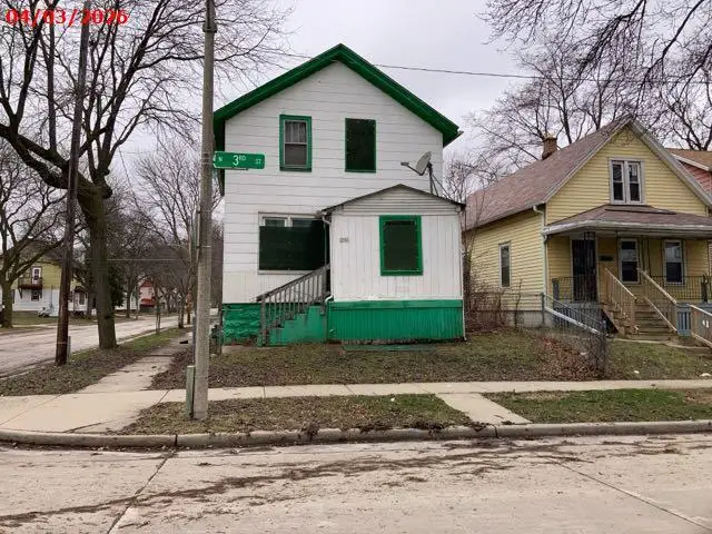 3901 N 3rd St, Milwaukee, WI 53212 - #1