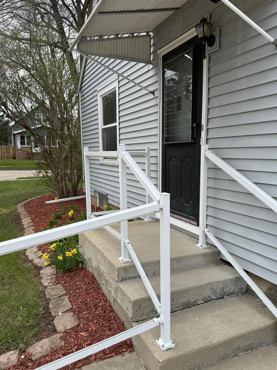 1022 S 90th St, West Allis, WI 53214 - #3