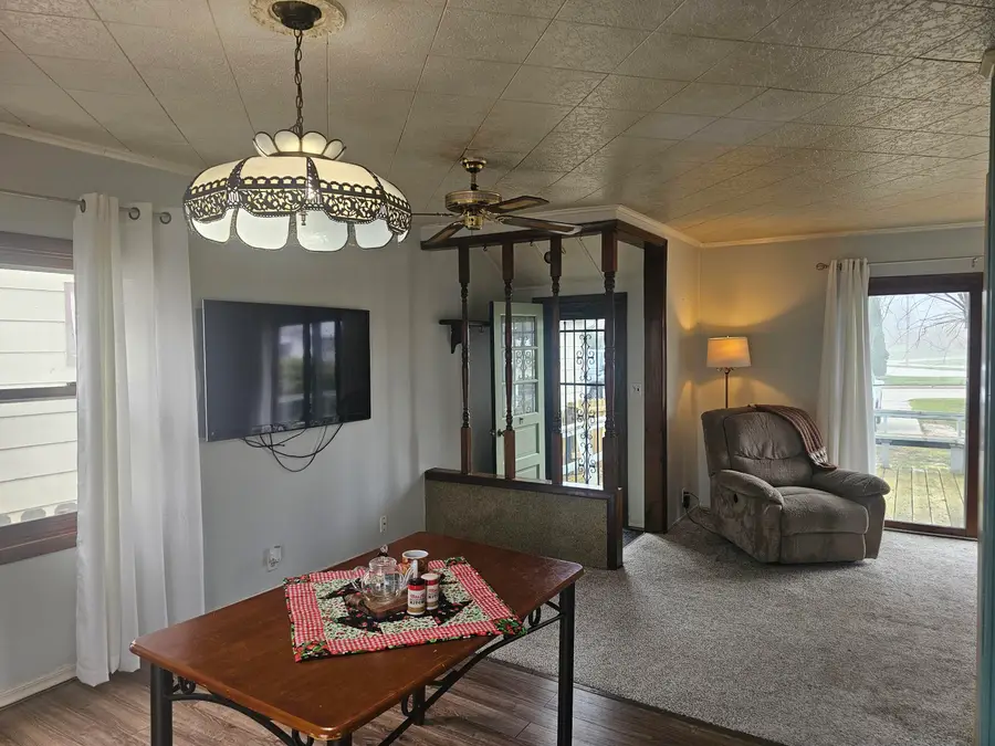 956 Circle Dr, Manitowoc, WI 54220 - #3