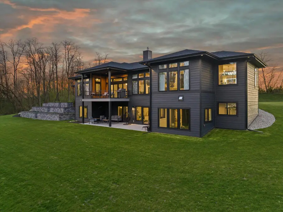 815 N English Settlement Ave, Rochester, WI 53105 - #2