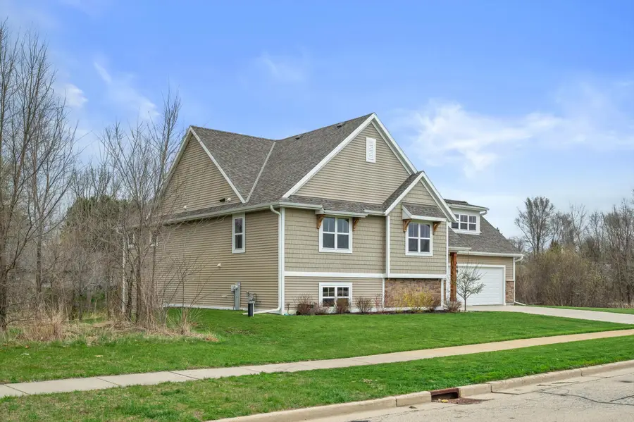 261 Cardinal Dr, Sullivan, WI 53178 - #2