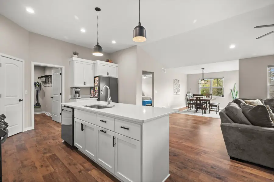 261 Cardinal Dr, Sullivan, WI 53178 - #3