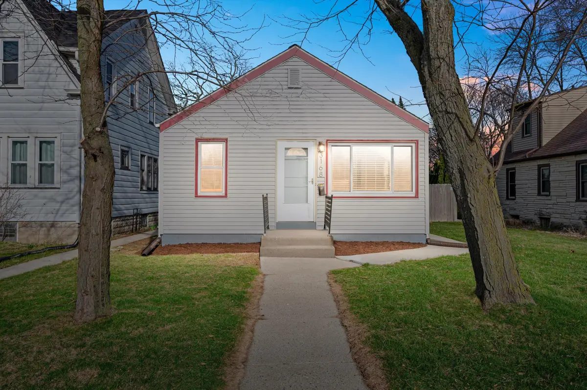 3168 S California St, Milwaukee, WI 53207 - #1