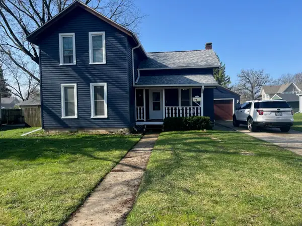 517 E Union St, Oconomowoc, WI 53066