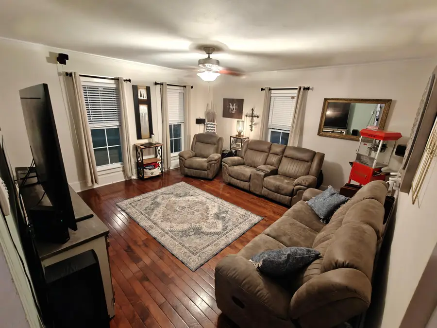 517 E Union St, Oconomowoc, WI 53066 - #3